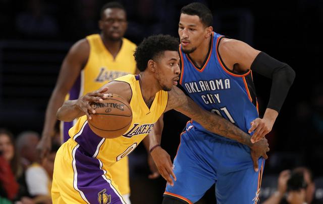 活塞队记：艾维今天可以出战，此前被列入出战成疑名单