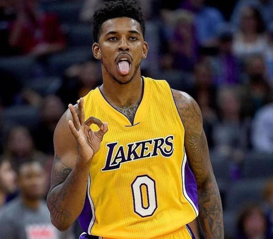 卡尔：我从小到大的偶像是梅西；国际比赛日期间还要参加补考