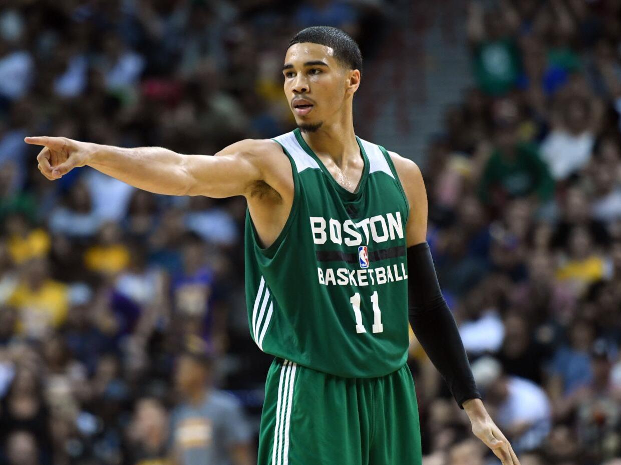 湖人斯马特谈伤势：就是背部痉挛，属于多年积劳造成的损耗