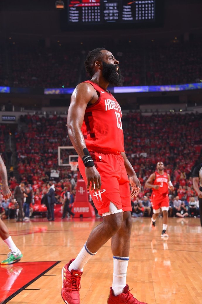 记者：国脚王钰栋有望拿下今年国内球员最重磅奖项