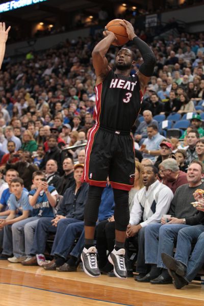 巴媒：内马尔左膝疼痛，或将缺席桑托斯的下一场比赛