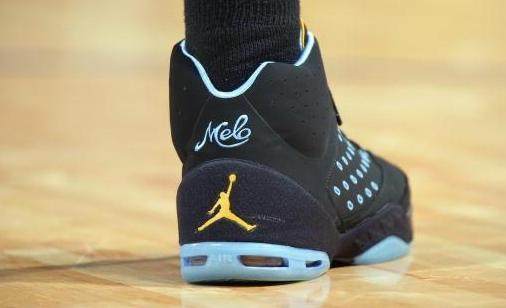 TA：斯通斯今夏不会离开曼城，胡桑诺夫计划留队