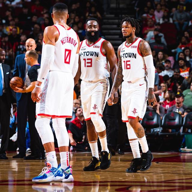 半场战报：多特2-0斯图加特，埃姆雷-詹点射，拜尔破门