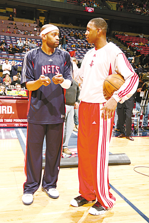 巴西国际新任主帅说球队穿粉色球衣看着像同性恋，事后道歉