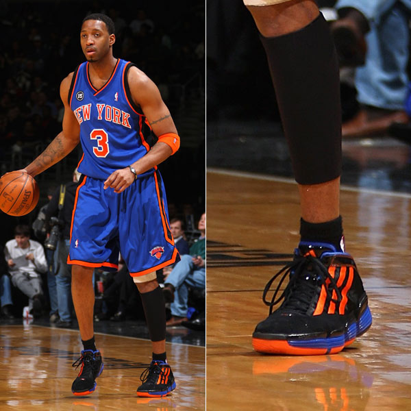 篮球湖人球星时隔两周复出，全场掌声雷动